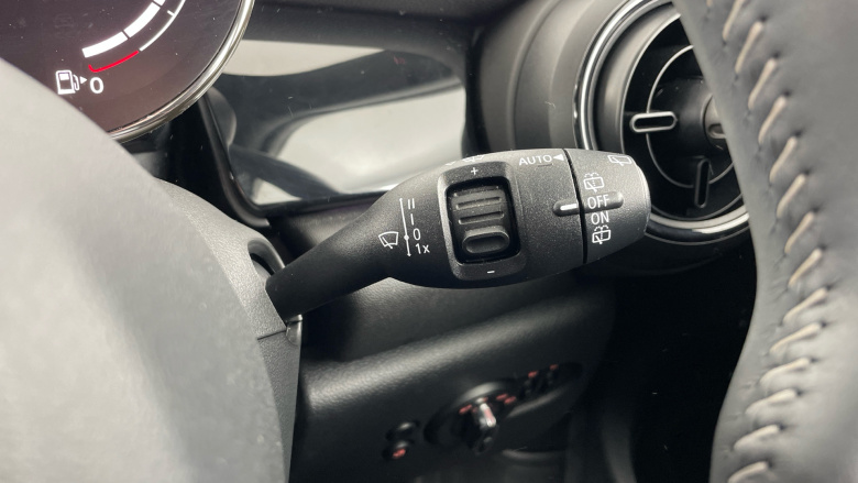 MINI Hatchback 1.5 Cooper Sport Premium 3dr Auto Petrol Hatchback